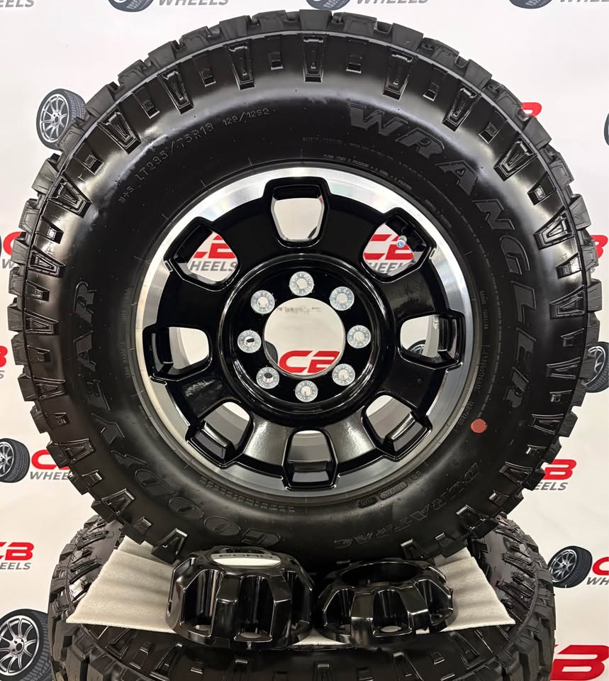 Ford F250/F350 Super Duty Tremor 18" OEM Machined Gloss Black Takeoff Wheels and Tires