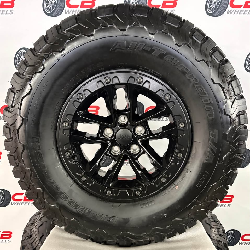 Jeep Wrangler Rubicon 392 17" OEM Gloss Black Takeoff Wheels and 315/70R17 BFG KO2 35" Tires
