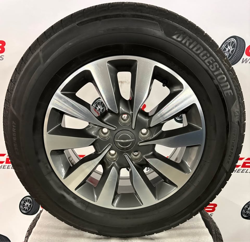 Chrysler Pacifica 17" OEM Machined Charcoal takeoff Wheels and Tires
