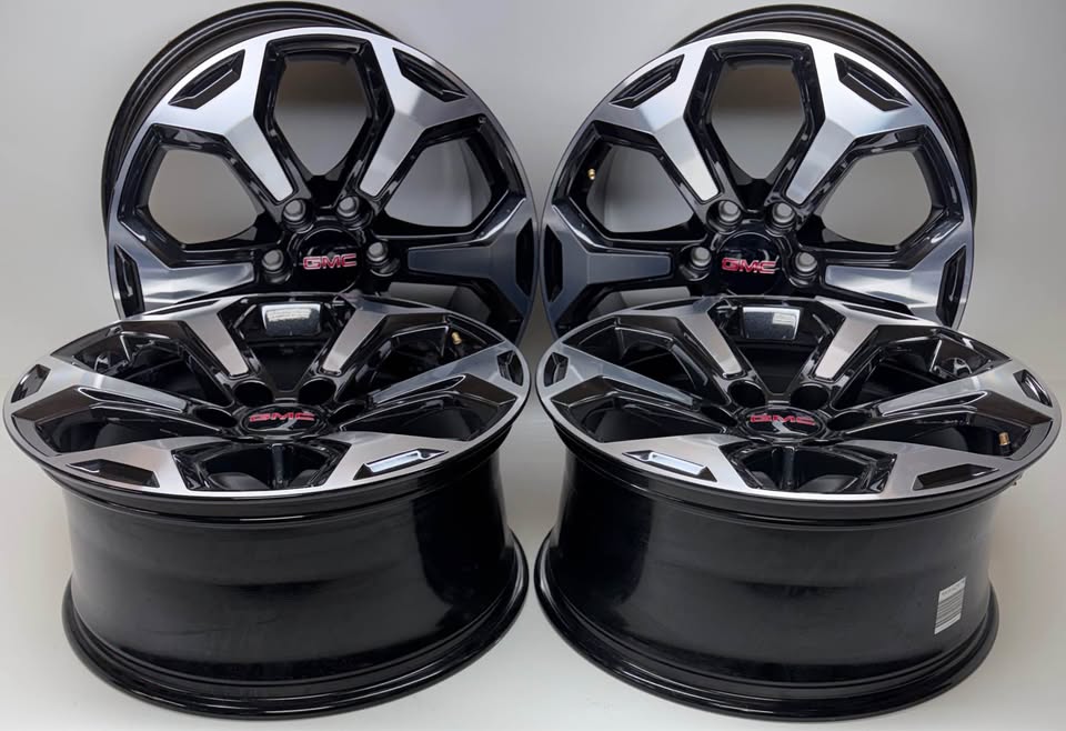 GMC Yukon AT4 20" OEM Machined Gloss Black Wheels